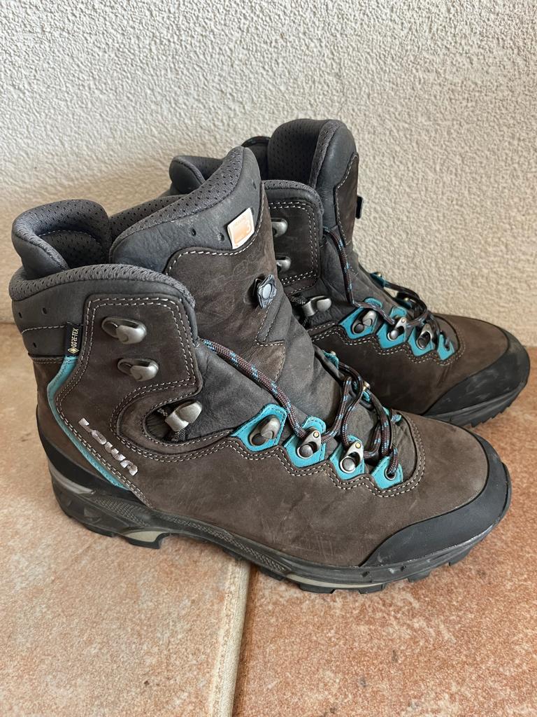 Lowa dames bergschoenen, maat 41, Ophalen, Zo goed als nieuw, Schoenen