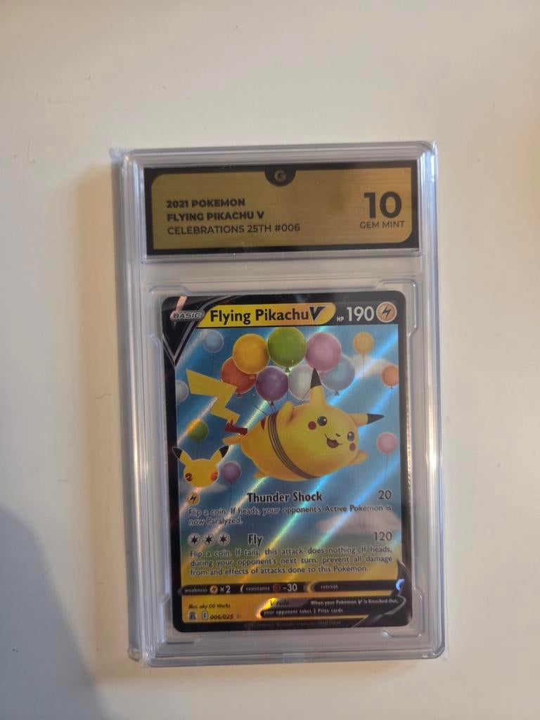 Flying Pikachu V #006 - GG 10, Ophalen of Verzenden, Zo goed als nieuw, Losse kaart, Foil
