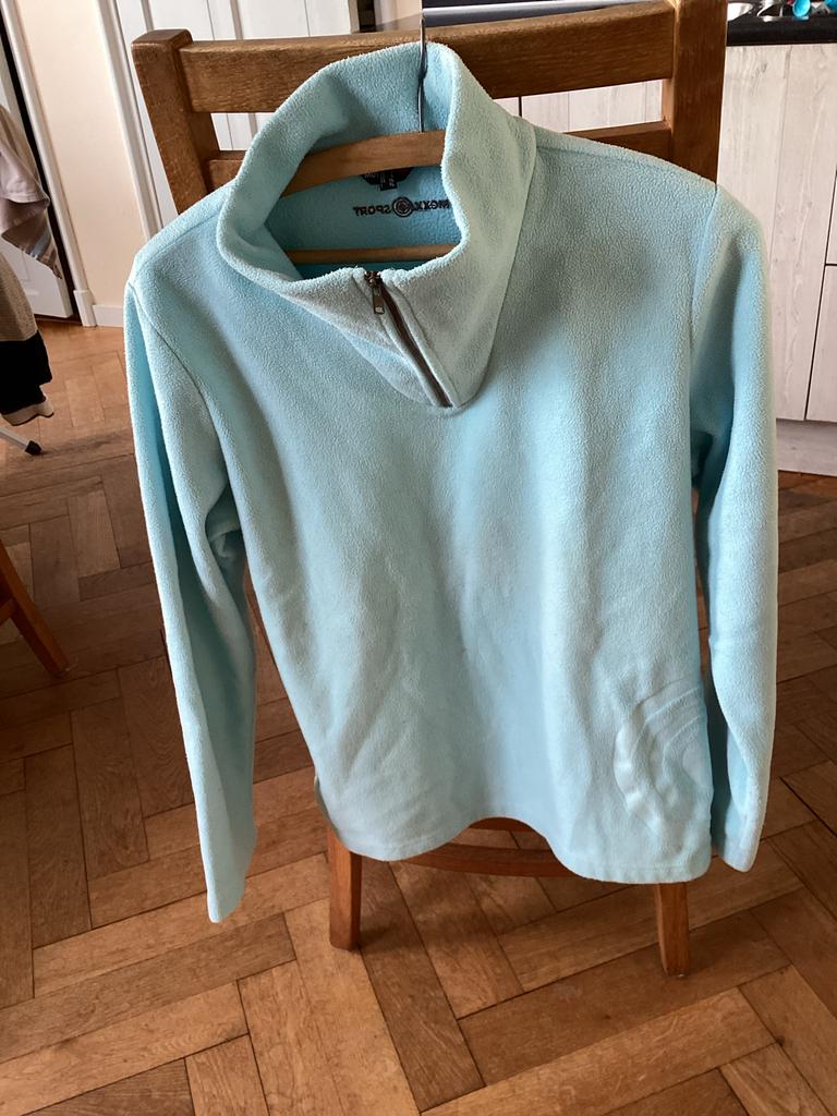 Sportieve lichtblauwe trui met rits - Maat M, Ophalen of Verzenden, Gedragen, Maat 38/40 (M), Blauw