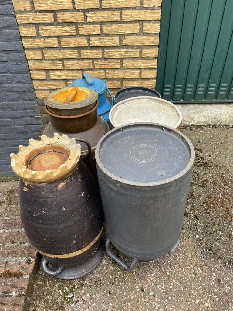 Diverse melkussen en antiek vat, Minder dan 30 cm, Rond, Ophalen of Verzenden, Zo goed als nieuw