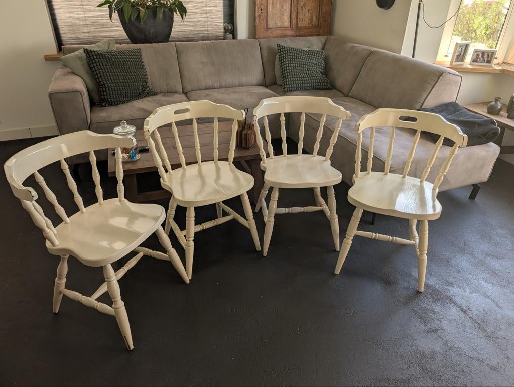 Set van 4 Oude Witte Cafe Stoelen - Twee Soorten, Ophalen, Gebruikt, Wit, Hout