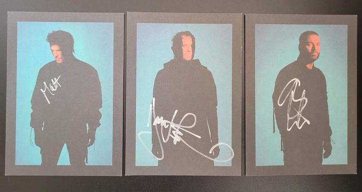 Muse Handtekening artcard Origineel Gesigneerd, Verzamelen, Muziek, Artiesten en Beroemdheden, Zo goed als nieuw, Foto of Kaart