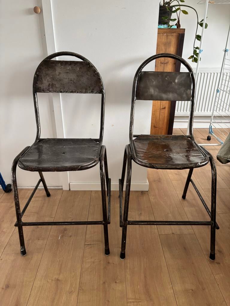 Twee metalen stoeltjes, Ophalen, Gebruikt, Twee, Overige kleuren