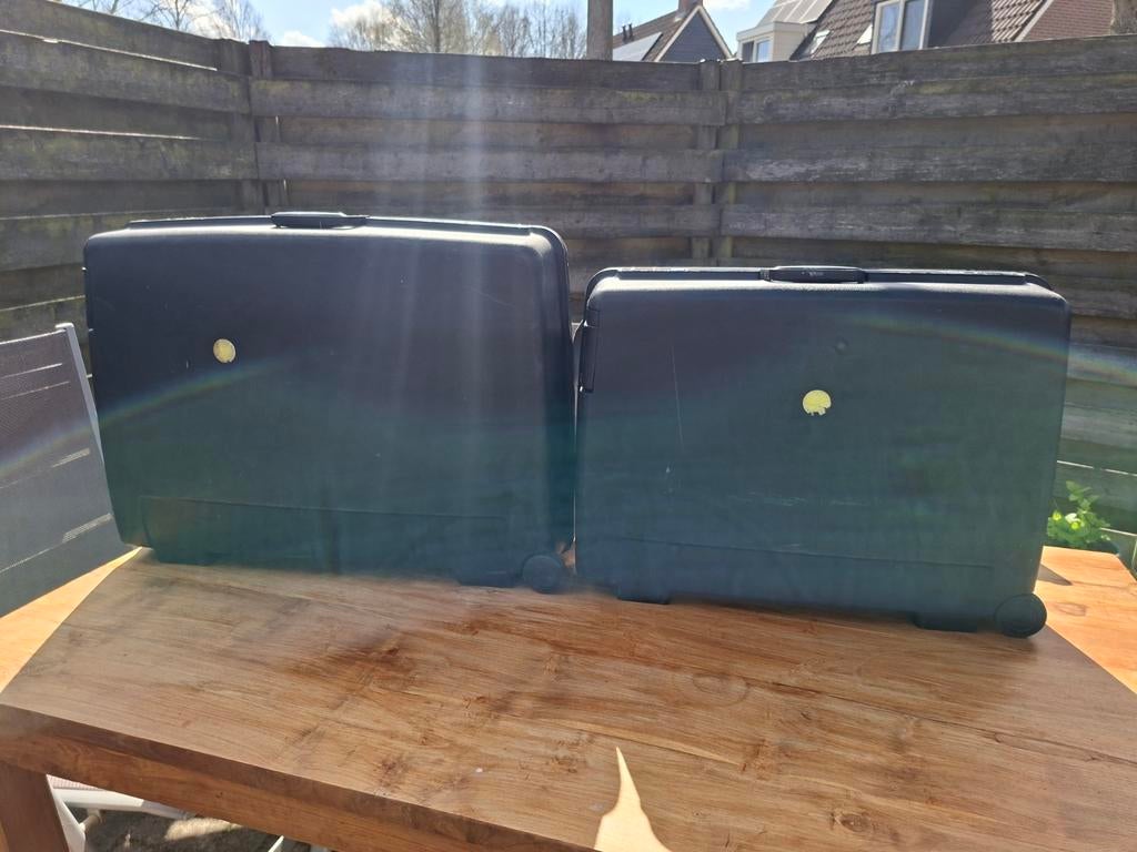 2 Delsey vliegtuig koffers zwart, Sieraden, Tassen en Uiterlijk, Koffers, Ophalen, Gebruikt, Hard kunststof, Wieltjes