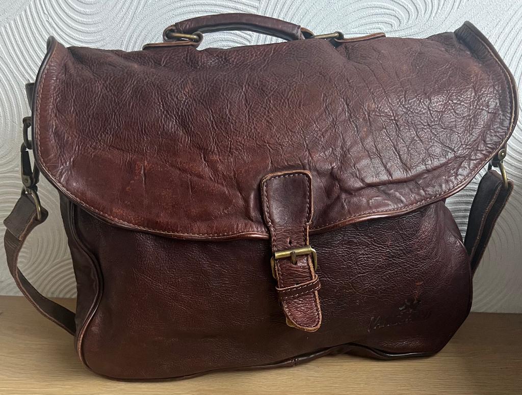 Vanguard. Stoere leren boekentas/schooltas., Minder dan 30 cm, Bruin, Rugtas, Zo goed als nieuw