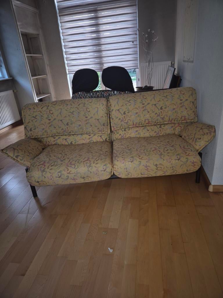 Vintage bank met geel patroon, Ophalen