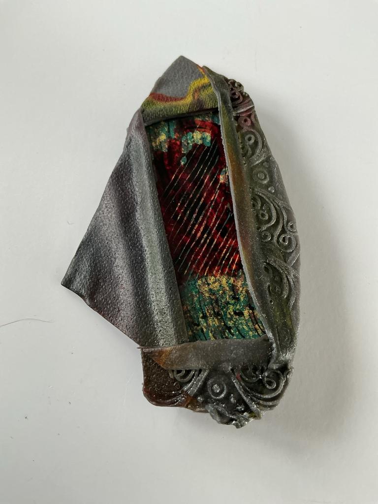 Nieuwe broche met glaseffect, Sieraden, Tassen en Uiterlijk, Broches, Nieuw, Overige materialen, Overige kleuren, 4 tot 7 cm, Ophalen of Verzenden