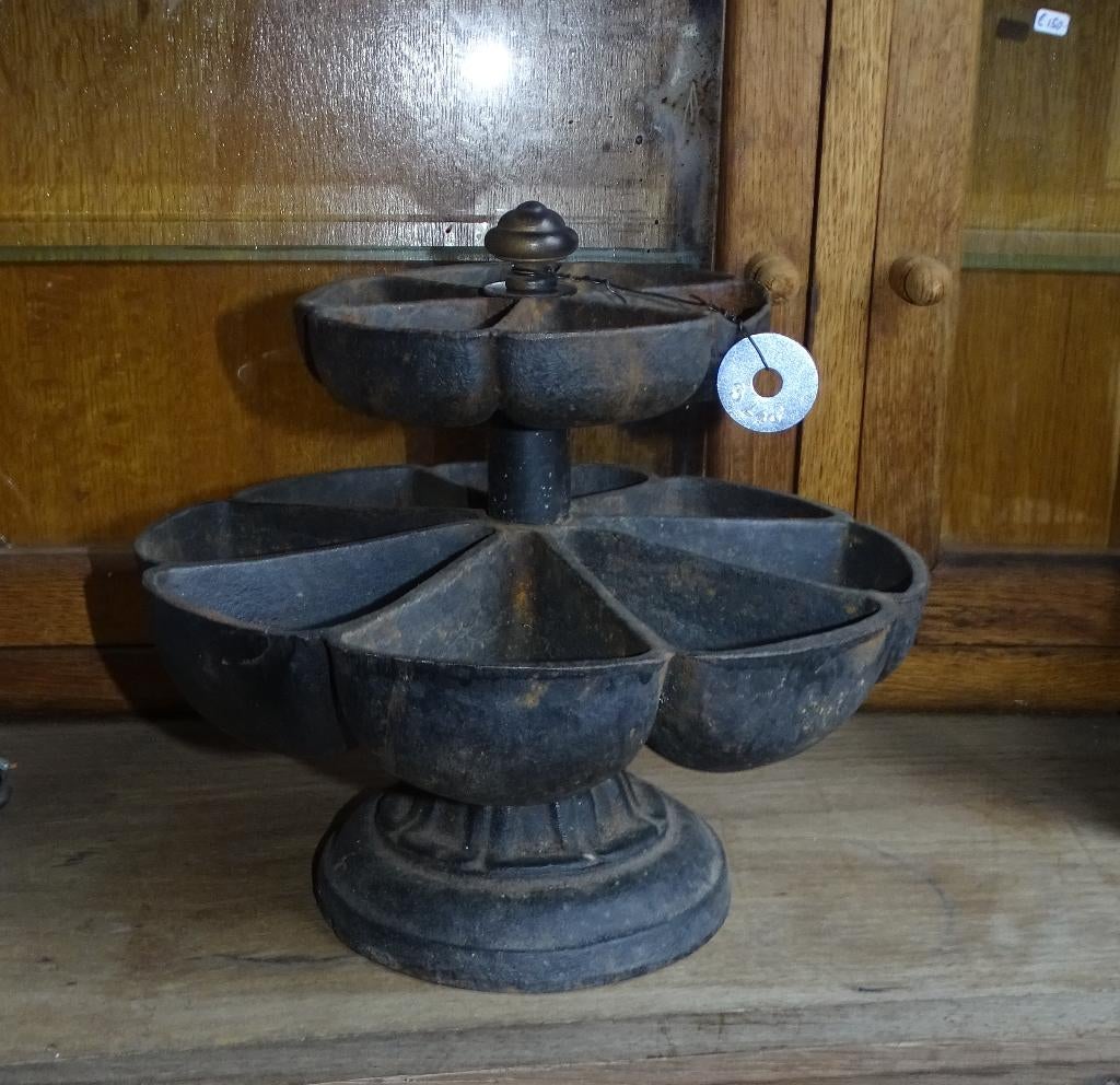 oud gietijzeren spijkerbakje spijker carrousel schoenmaker, Antiek en Kunst, Curiosa en Brocante, Ophalen