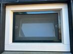 Wit kunststof kiepraampje met matglas en hor 53x72cm, Doe-het-zelf en Verbouw, Kozijnen en Schuifpuien, Kunststof, Gebruikt, Raamkozijn