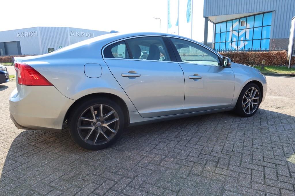Volvo S60 2.0 D2 NORDIC+, NAVI , XENON, TREKHAAK, Auto's, Volvo, Voorwielaandrijving, 4 cilinders, 1969 cc, S60