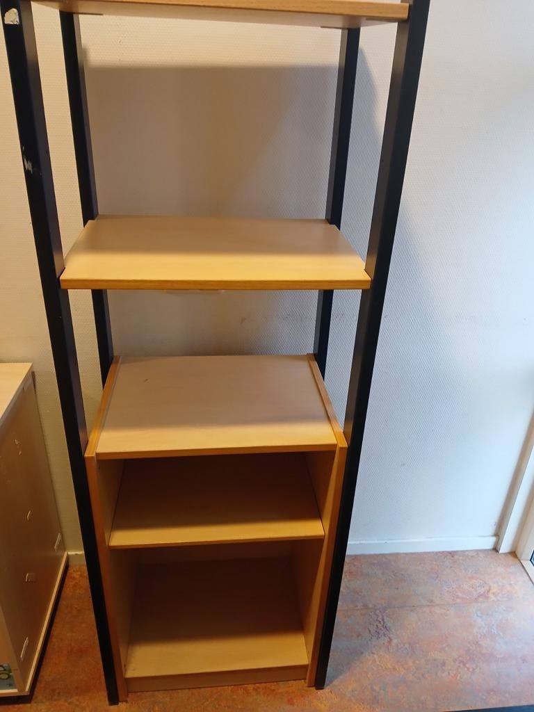 Hoge kast voor kinderopvang, Ophalen