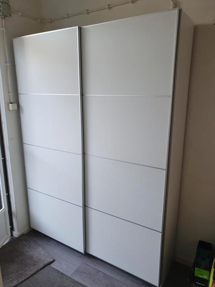 Witte kledingkast met schuifdeuren en planken, Huis en Inrichting, Kasten | Kledingkasten, Gebruikt, 200 cm of meer, 100 tot 150 cm