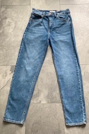 Blauwe spijkerbroek van Pull & Bear, maat 36 (qwe), Kleding | Dames, Spijkerbroeken en Jeans, Zo goed als nieuw, W28 - W29 (confectie 36)