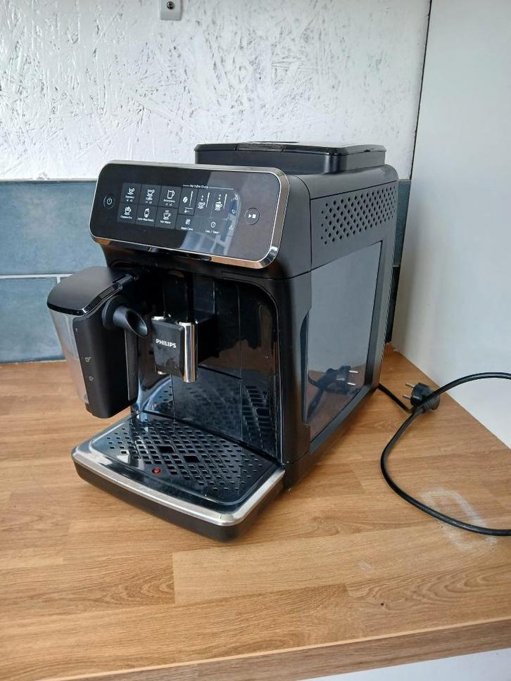 Philips LatteGo 3200, Witgoed en Apparatuur, Koffiezetapparaten, Gebruikt, Koffiebonen, Koffiemachine, 2 tot 4 kopjes, Afneembaar waterreservoir