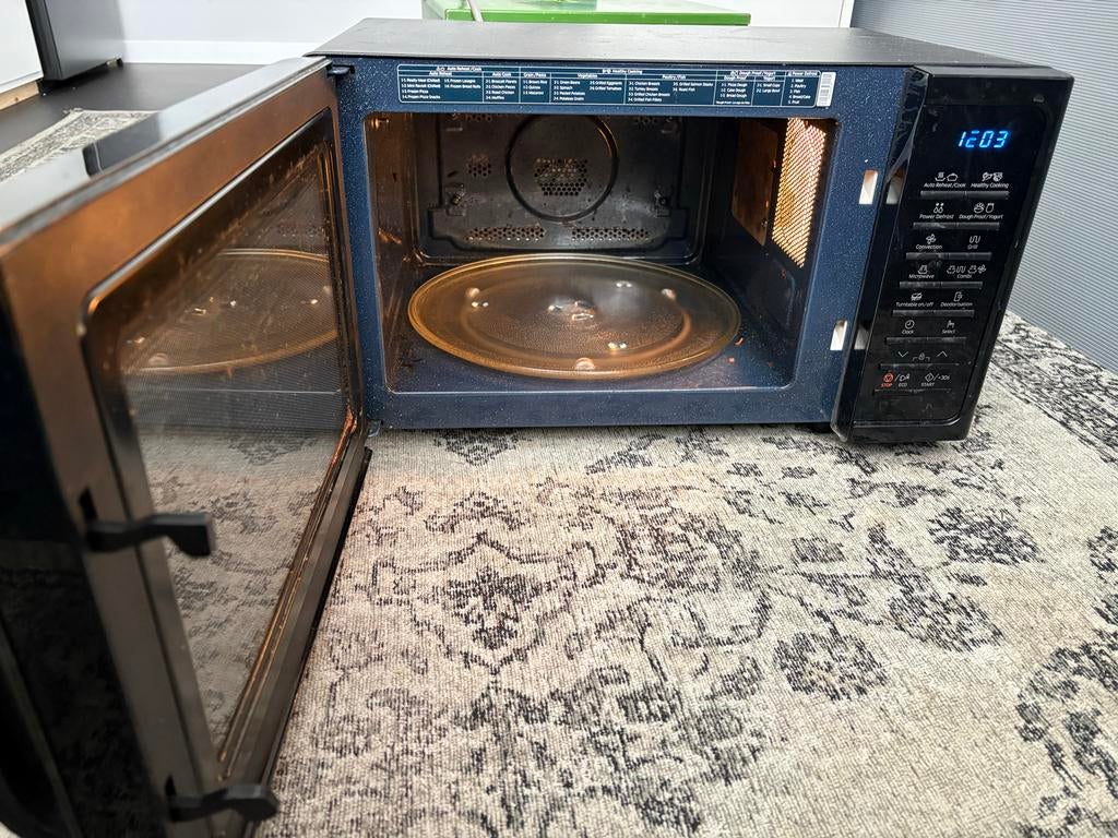 Combi magnetron Samsung, Witgoed en Apparatuur, Magnetrons, Gebruikt, Vrijstaand, Combimagnetron, 45 tot 60 cm, Grill, Draaiplateau