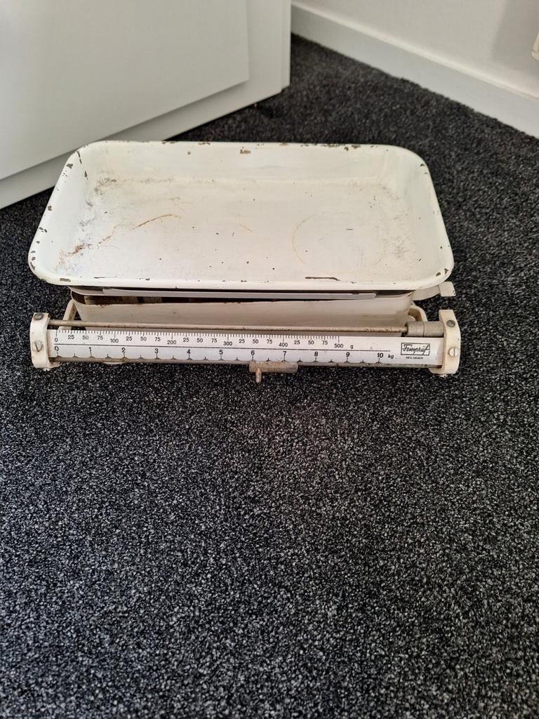 Oude babyweegschaal, Ophalen, Personenweegschaal, Minder dan 10 kg