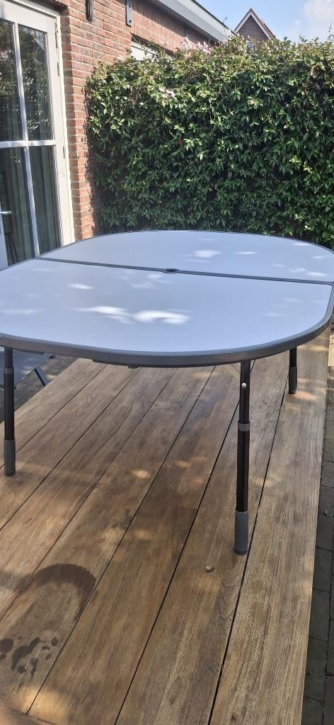 Degelijke campingtafel opklapbaar en verstelbaar in hoogte, Ophalen, Zo goed als nieuw, Campingtafel