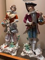 2 antieke porseleinen beeldjes. €195.  22 cm hoog, Ophalen