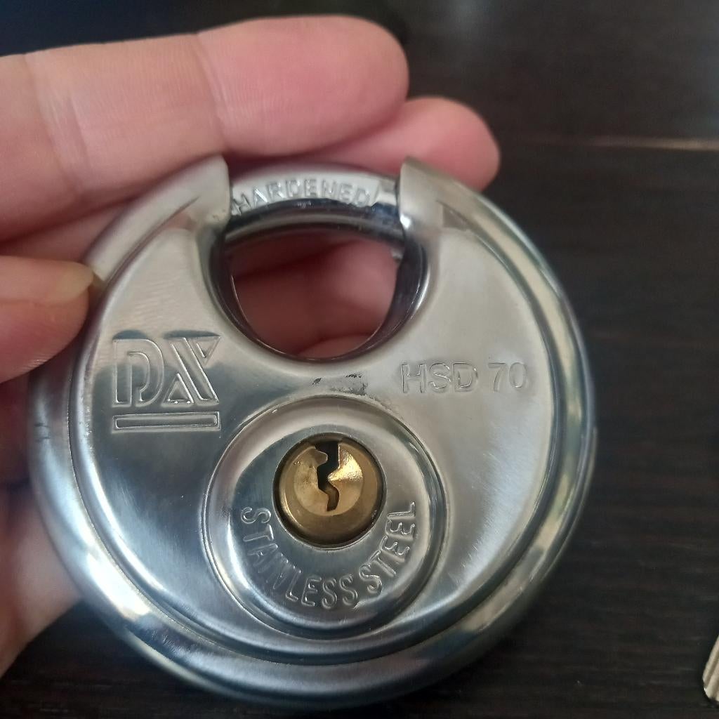 Discus hangslot - disc padlock, Ophalen, Zo goed als nieuw, Slot