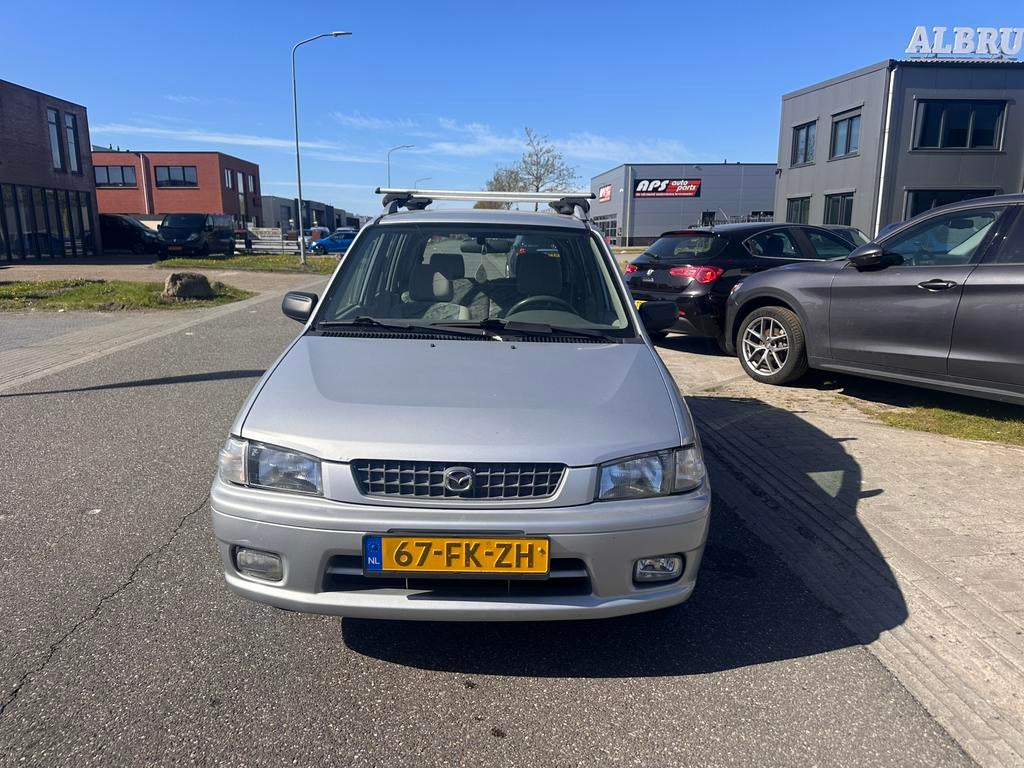 Mazda Demio 1.3 Comfort 2000 Grijs, Voorwielaandrijving, 31 €/maand, Zilver of Grijs, 1324 cc
