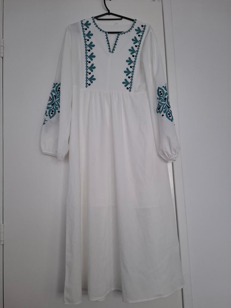 Witte jurk met borduursel maat S, Kleding | Dames, Ophalen
