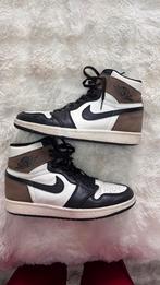 Gedragen Mocha Jordan 1 High (nep), Kleding | Dames, Schoenen, Ophalen of Verzenden, Gedragen, Bruin, Sneakers of Gympen