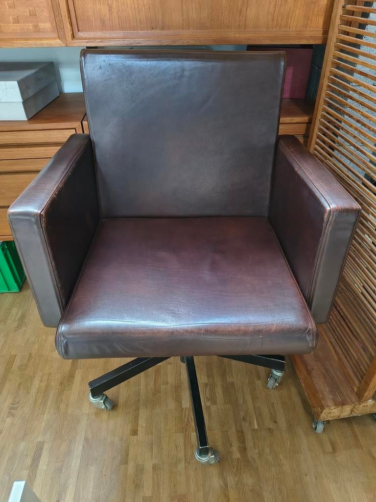 AVL Office Chair, leer, roodbruin, Van Lieshout, Ophalen, Zwart, Zo goed als nieuw, Bureaustoel