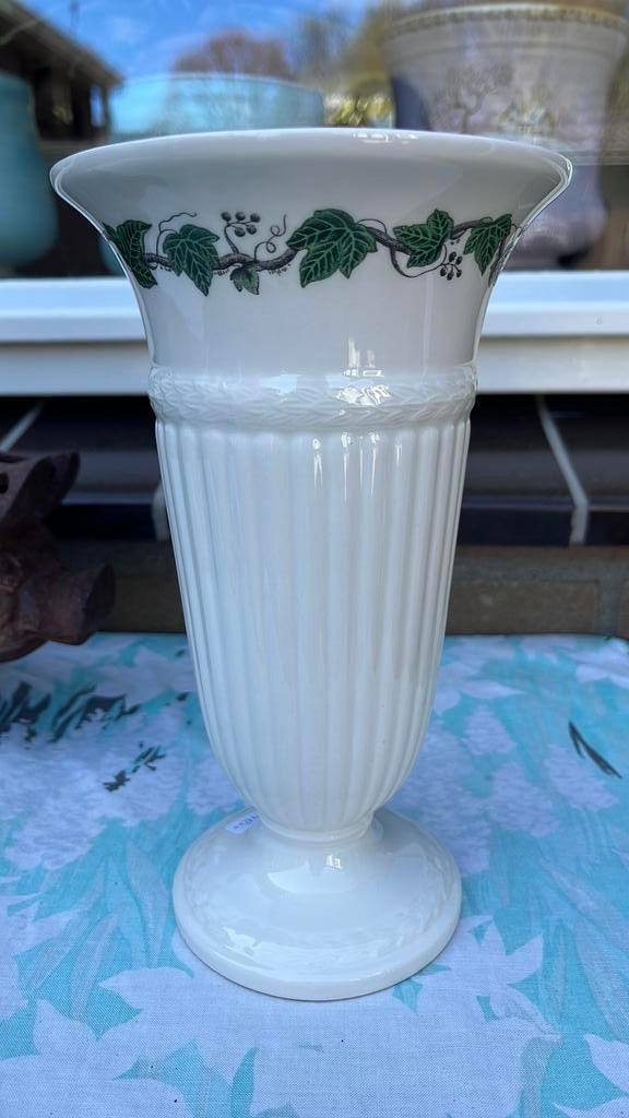 Wedgwood vaas stratford, Antiek en Kunst, Ophalen of Verzenden
