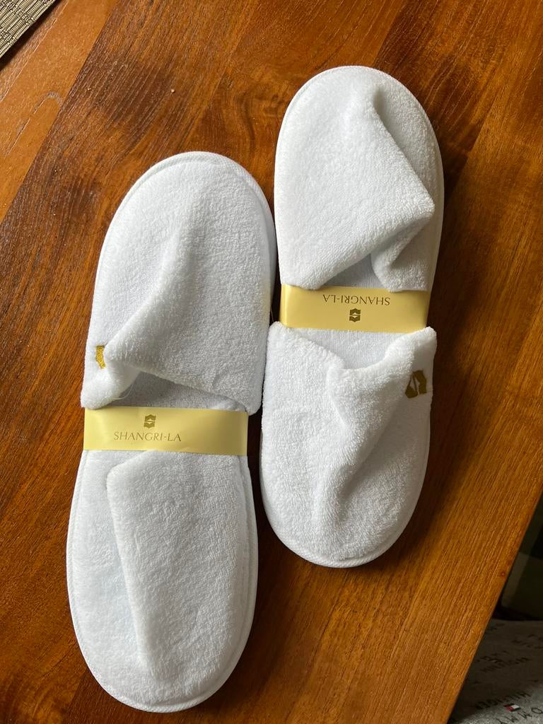 Paar sloffen gratis, Ophalen of Verzenden, Overige maten, Zwart