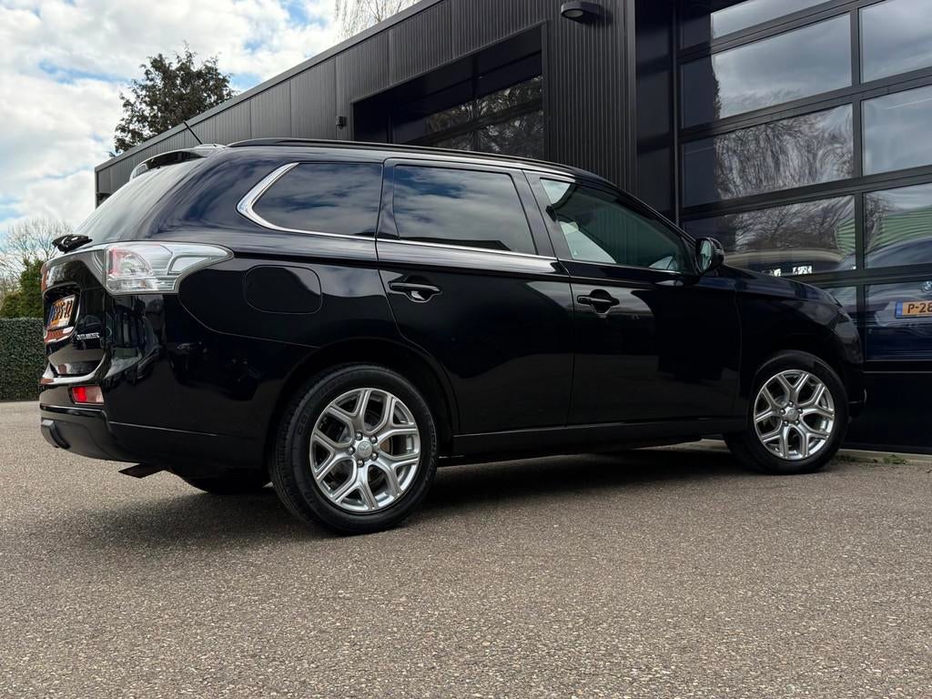 Mitsubishi Outlander 2.0 PHEV Instyle Navi Pano Leder Camera, 4 cilinders, Bi-Xenon koplampen, Zwart, Vierwielaandrijving