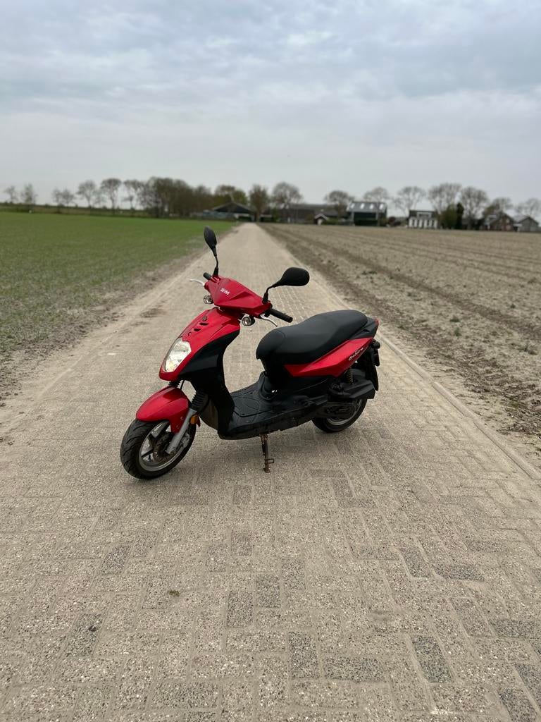 Sym orbid 50cc gele plaat, Fietsen en Brommers, Scooters | SYM, Ophalen, Maximaal 45 km/u, Zo goed als nieuw, Benzine