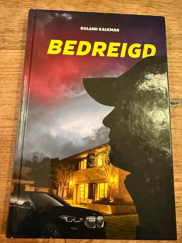 Boek Bedreigd door Roland Kalkman, Ophalen of Verzenden, Gelezen