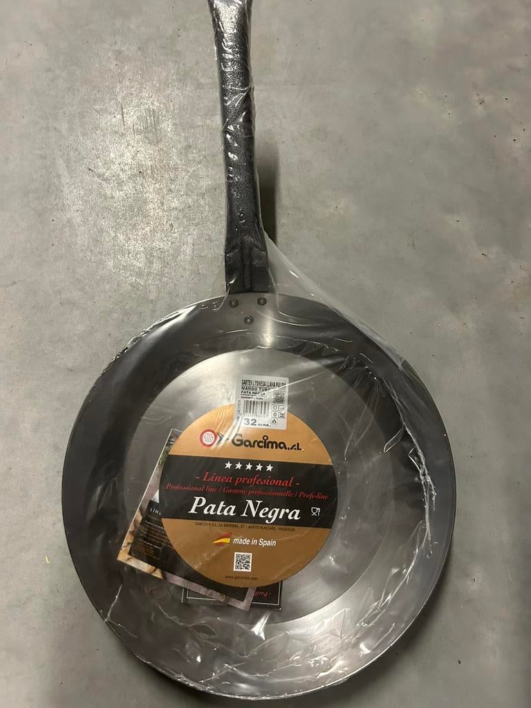 Nieuw steel pan Garcima pan 32 cm, Huis en Inrichting, Keuken | Potten en Pannen, Ophalen of Verzenden, Nieuw, Gietijzer, Koekenpan of Braadpan