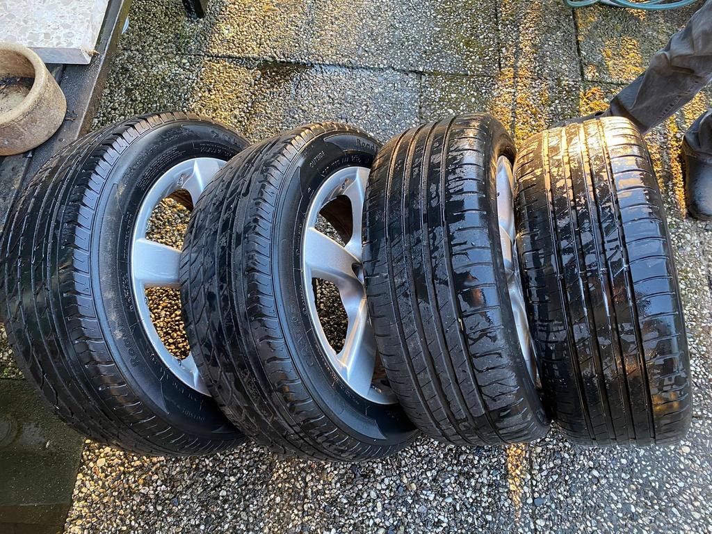 Golf plus 2010 zomerbanden in goeie staat, Ophalen, Zo goed als nieuw