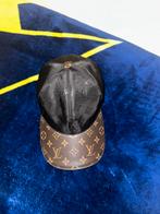 louis Vuitton pet, Ophalen of Verzenden, Zo goed als nieuw