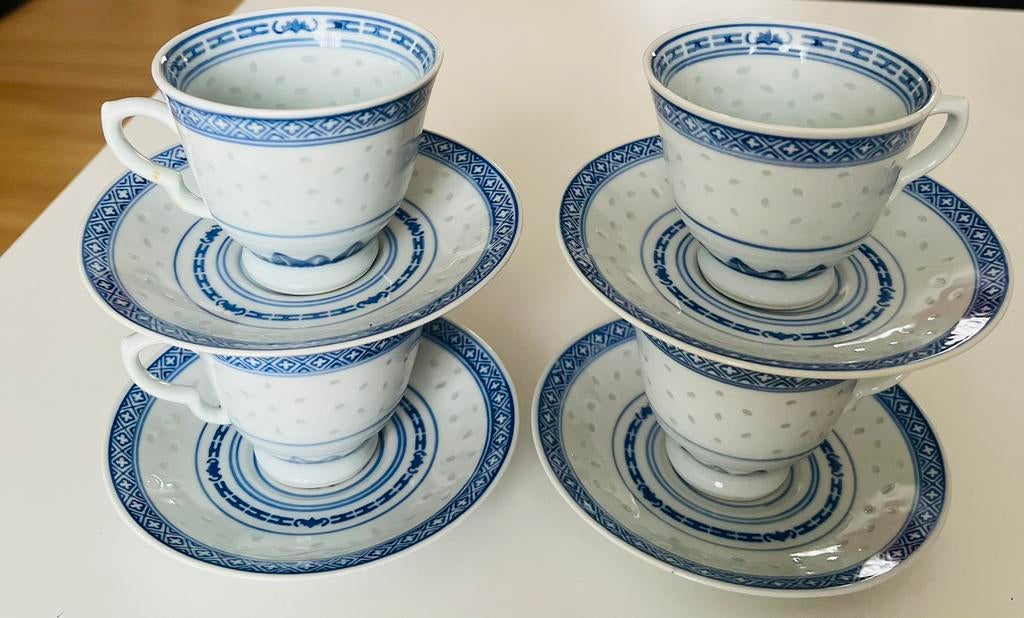 4 mok en schotels China, Ophalen of Verzenden, Zo goed als nieuw, Overige stijlen, Kop(pen) en/of Schotel(s)