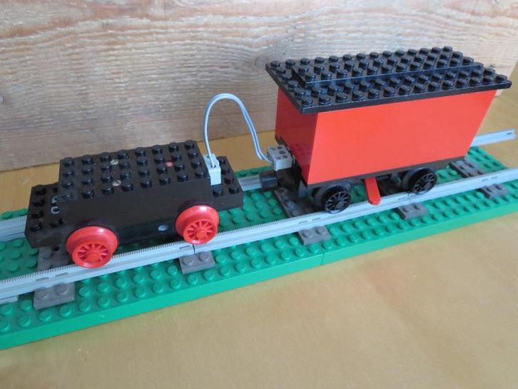 4,5V Rails Trein Motorblokje (810) en Batterijwagon (5075), Kinderen en Baby's, Speelgoed | Duplo en Lego, Zo goed als nieuw, Lego