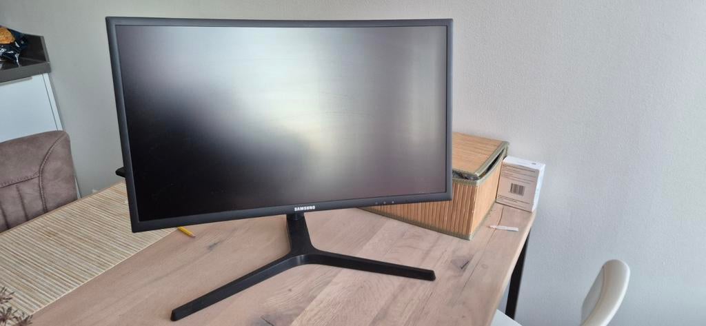 Samsung Gaming Monitor met tijdelijk defect >120Hz, Computers en Software, Monitoren, Gebruikt, 101 t/m 150 Hz, VA, Full HD