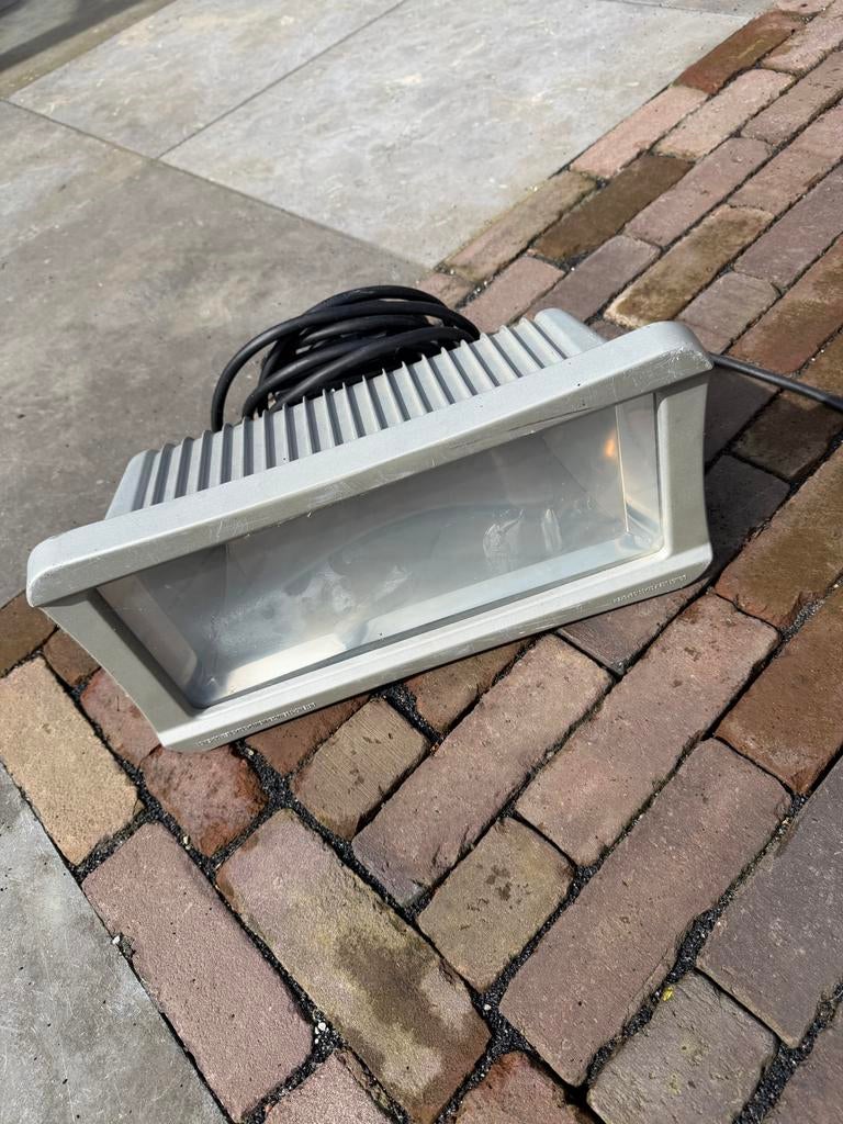 Grijze terrasverwarmer met kabel, Kunststof, Gebruikt, Minder dan 50 watt, Overige typen