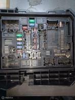 Zekeringenkast Renault Captur II ('19->) 284b73384r upc ecm, Gebruikt, Renault, Ophalen of Verzenden, Renault