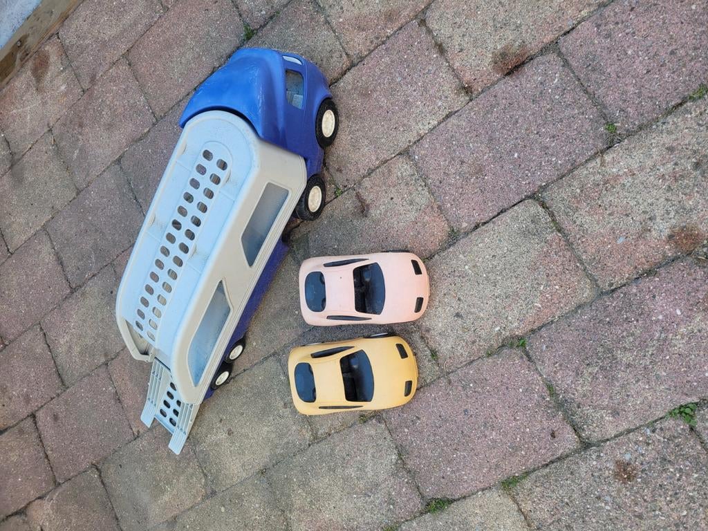 Gratis: speelgoedauto met aanhanger en 2 auto's - gratis, Ophalen, Gebruikt