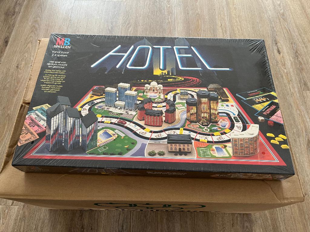 MB Bordspel Hotel jaren 80 Vintage Factory Sealed, Hobby en Vrije tijd, Gezelschapsspellen | Bordspellen, Een of twee spelers