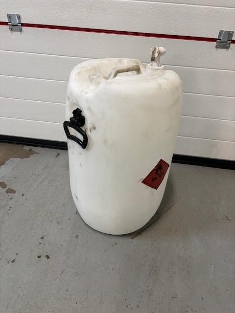 vat of ton 6 stuks, Ophalen, Kunststof, Gebruikt, Met kraantje