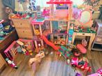 Groot Barbie pakket met huis, auto en veel accessoires, Kinderen en Baby's, Speelgoed | Poppen, Ophalen of Verzenden, Gebruikt