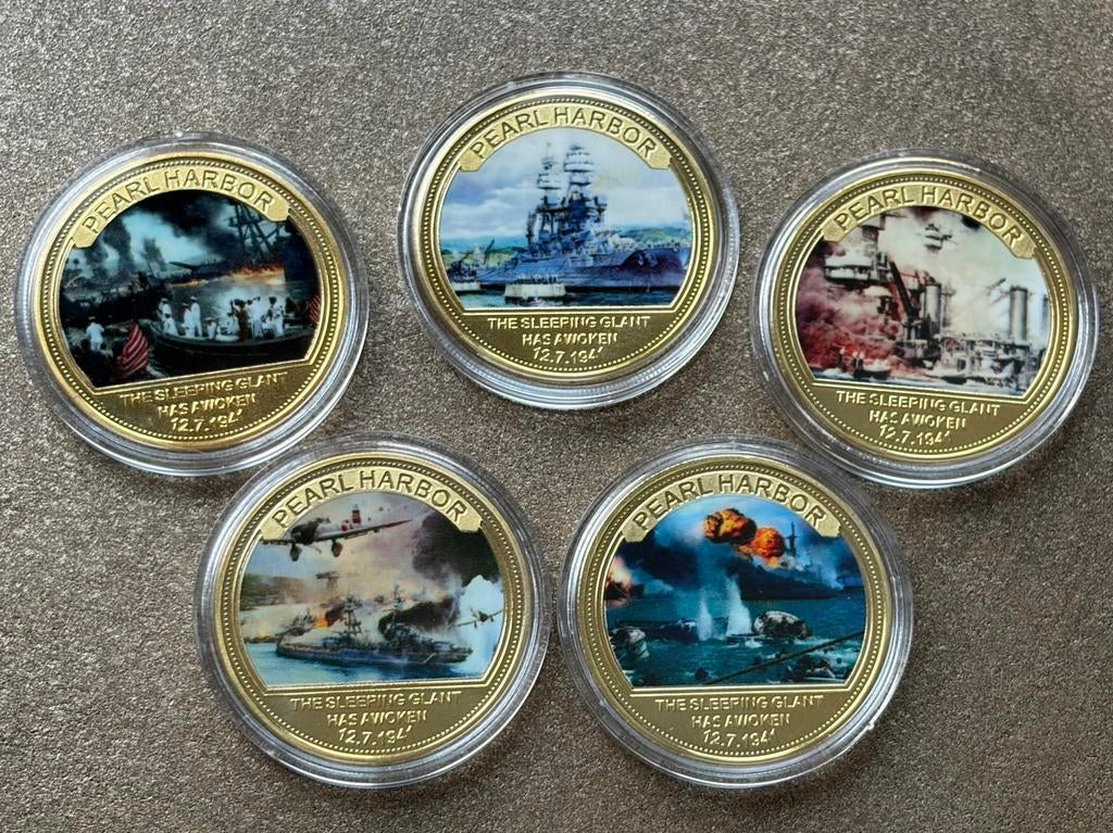 US Navy collection USS Arizona Pearl Harbor coins, Verzamelen, Ophalen of Verzenden, Marine, Amerika, Embleem of Badge