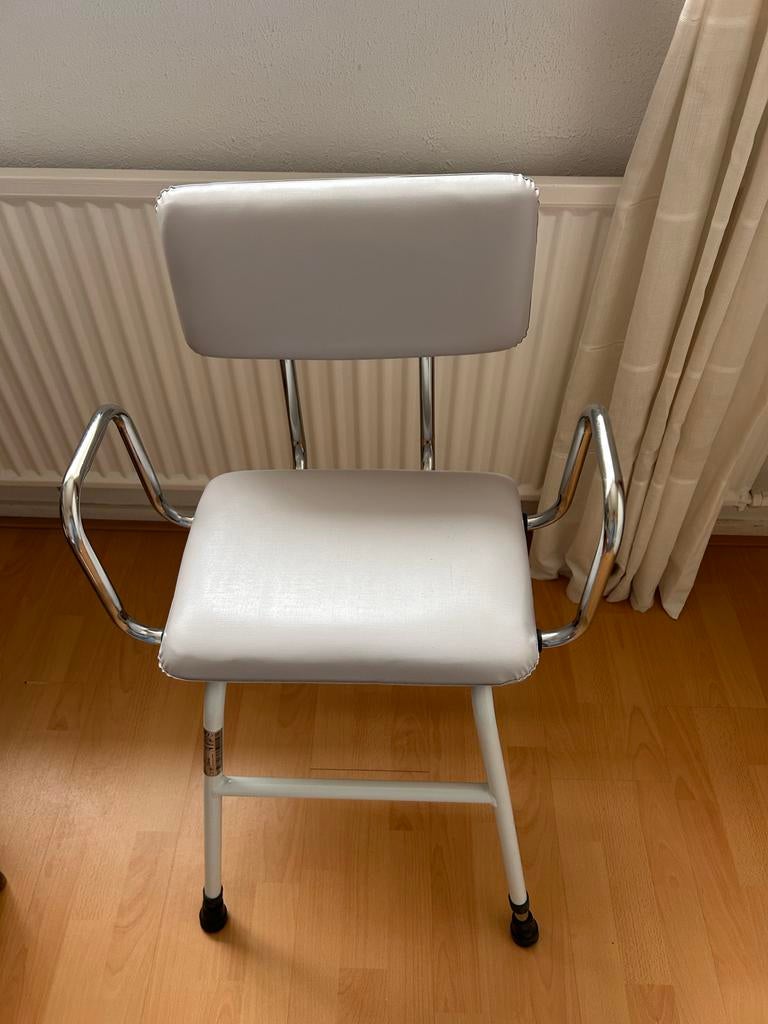 Hulpmiddel stoel, Ophalen of Verzenden, Zo goed als nieuw