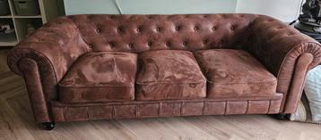 Chesterfield bank, 3-zits beschikbaar voor biedingen