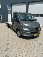Iveco daily 35S18 2024 acc metallicGrijs alsnieuw oprijwagen, Auto's, Bestelauto's, Automaat, Achterwielaandrijving, Euro 6, 4 cilinders