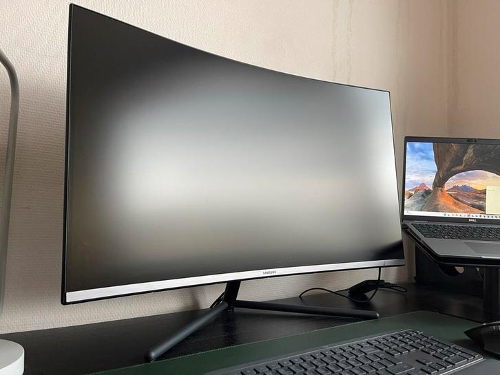Samsung 32" Curved 4K Monitor (U32R590CWU), Computers en Software, Monitoren, Zo goed als nieuw, 60 Hz of minder, HDMI, Gaming