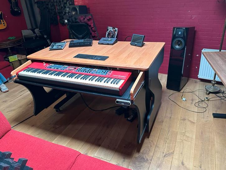 Zaor Miza M Flex Studio Desk - Elektrisch Verstelbaar, Muziek en Instrumenten, Keyboards, Gebruikt, Overige aantallen, Overige merken